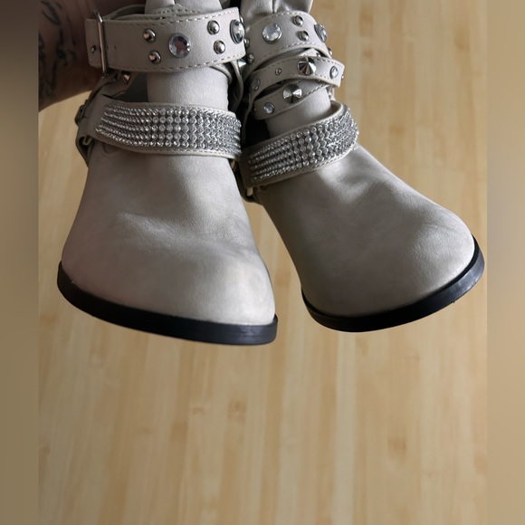 Daisy Fuentes Valley Beige Light Tan Ankle Boots size 10 - Picture 5 of 13